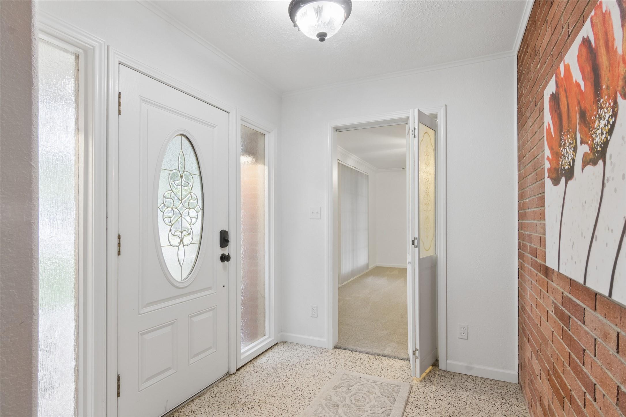 Image 4: Entry way