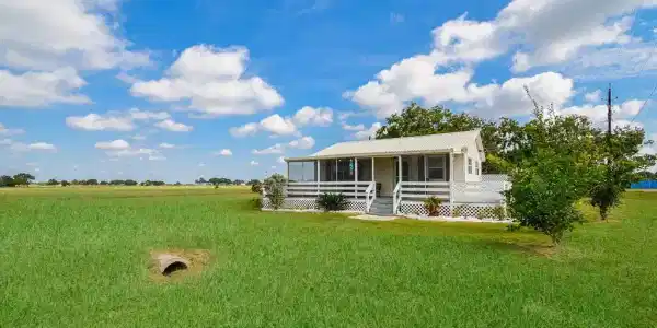 12 Thunderbird Drive