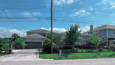 1109 E Meyer Road