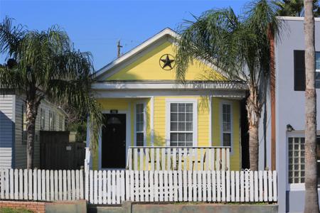 808 Broadway