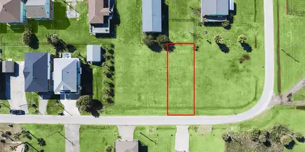 Image 2: 979 Wommack Dr.