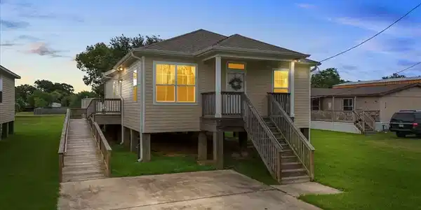 335 6th Street