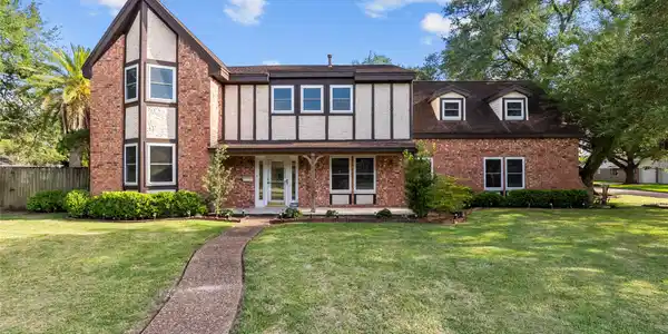 8515 Twelve Oaks Drive