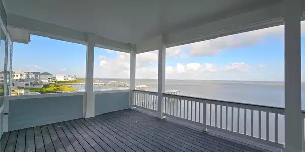 Image 4: Top deck