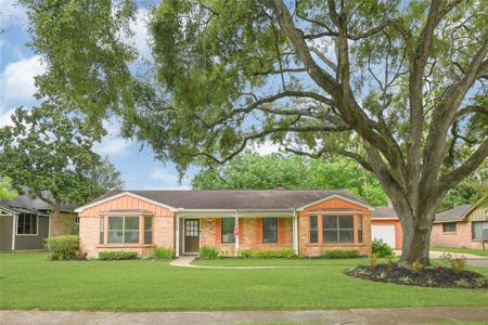 302 Bayou View Drive