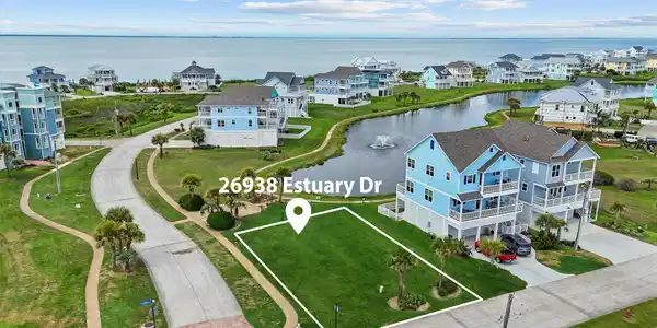 Image 3: This Pointe West waterfront lot offers an incredib