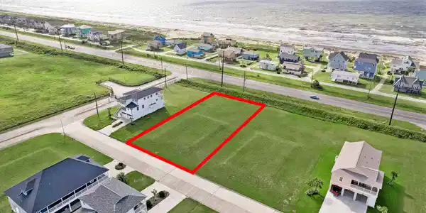 21205 Scissor Tail Lane