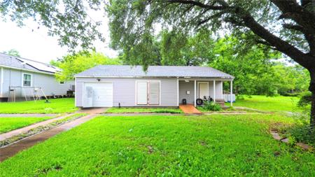 1608 Oleander Drive