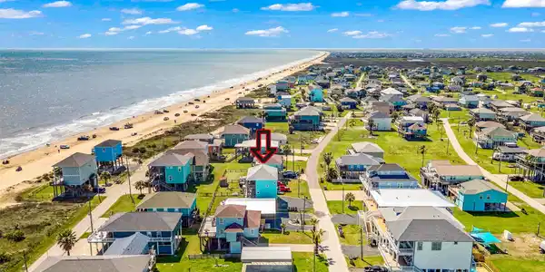 Image 2: Your perfect Crystal Beach getaway awaits, relax,