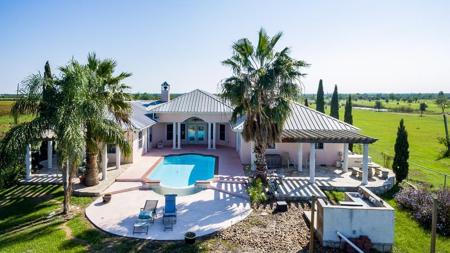 2383 W Bayshore