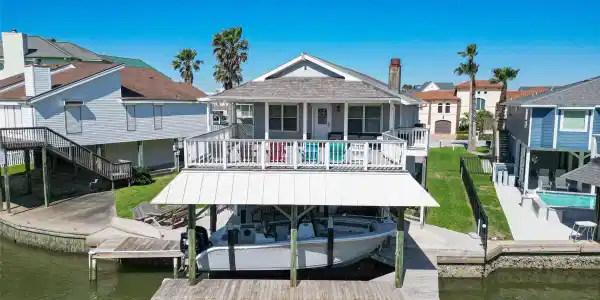 210 Sampan Drive