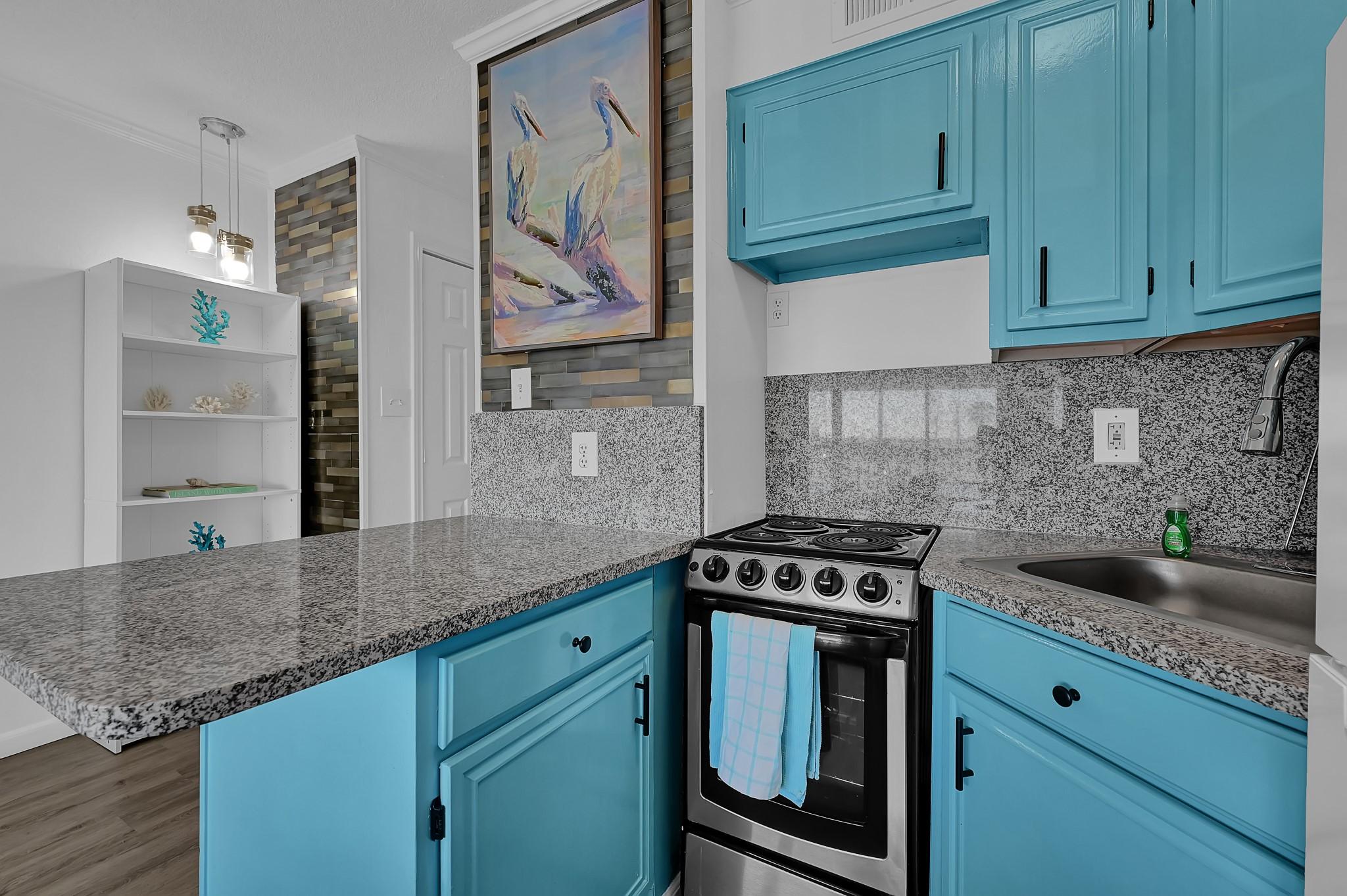Image 3: Kitchen
