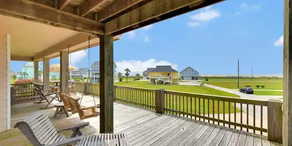 Image 2: Unobstructed ocean view! Sunrises over the ocean!
