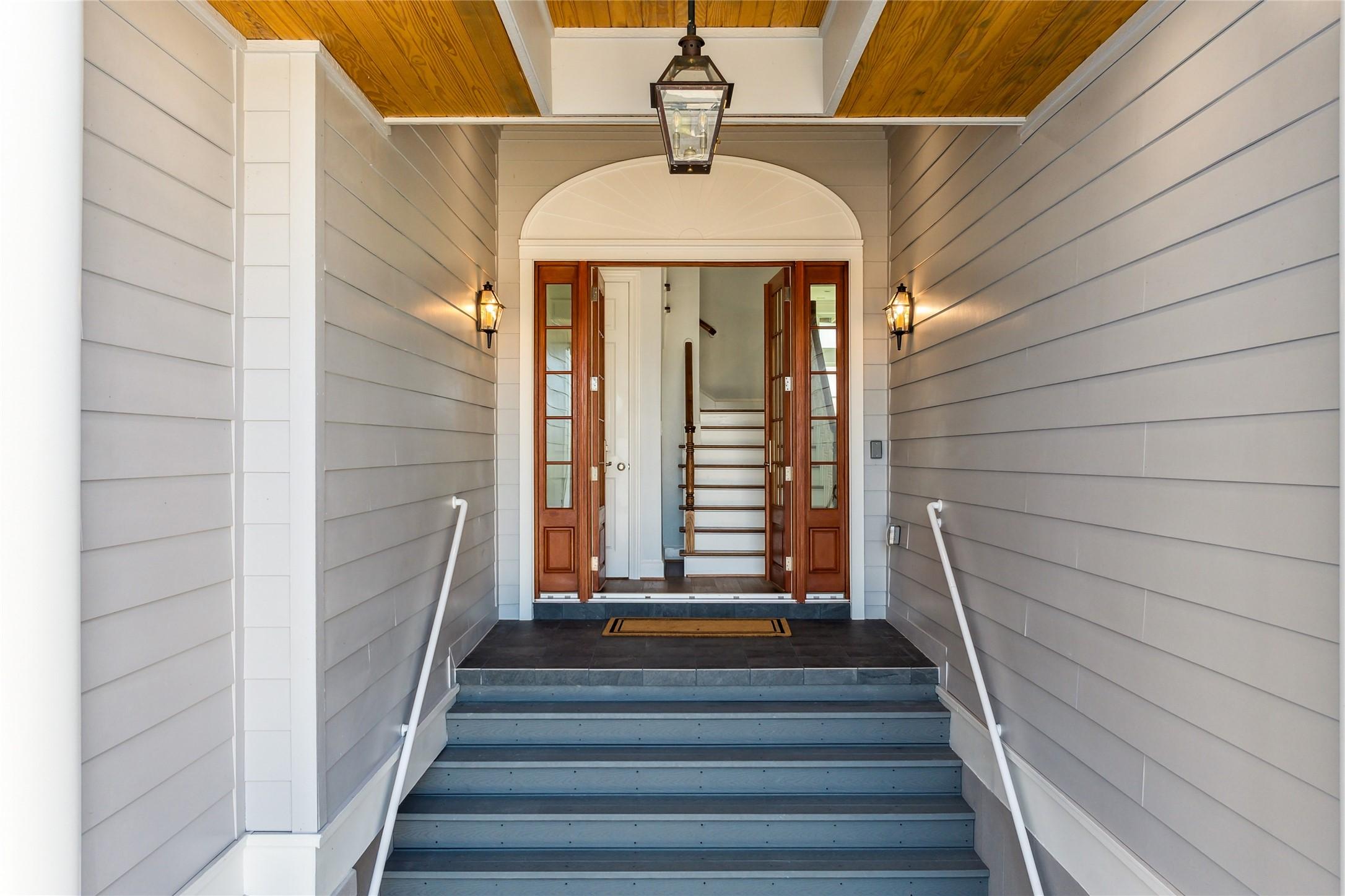 Image 3: Grand entrance with double doors