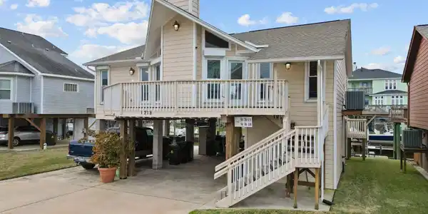 1218 ISLAND DRIVE