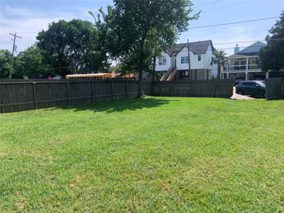 411 Lakeside Drive