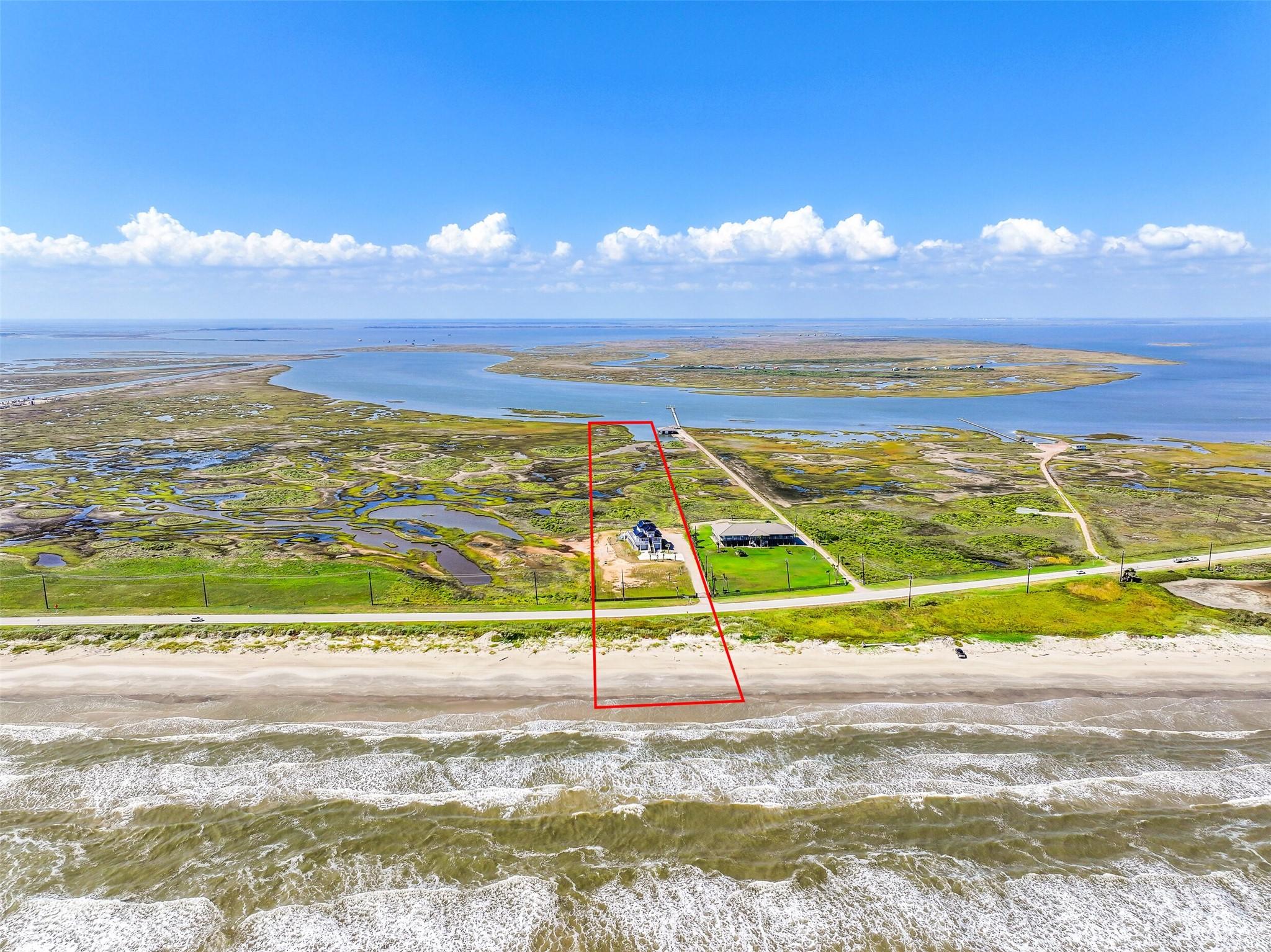 Image 1: A rare opportunity to own 7.76 acres stretching fr
