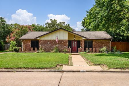 319 Forest Lake Drive