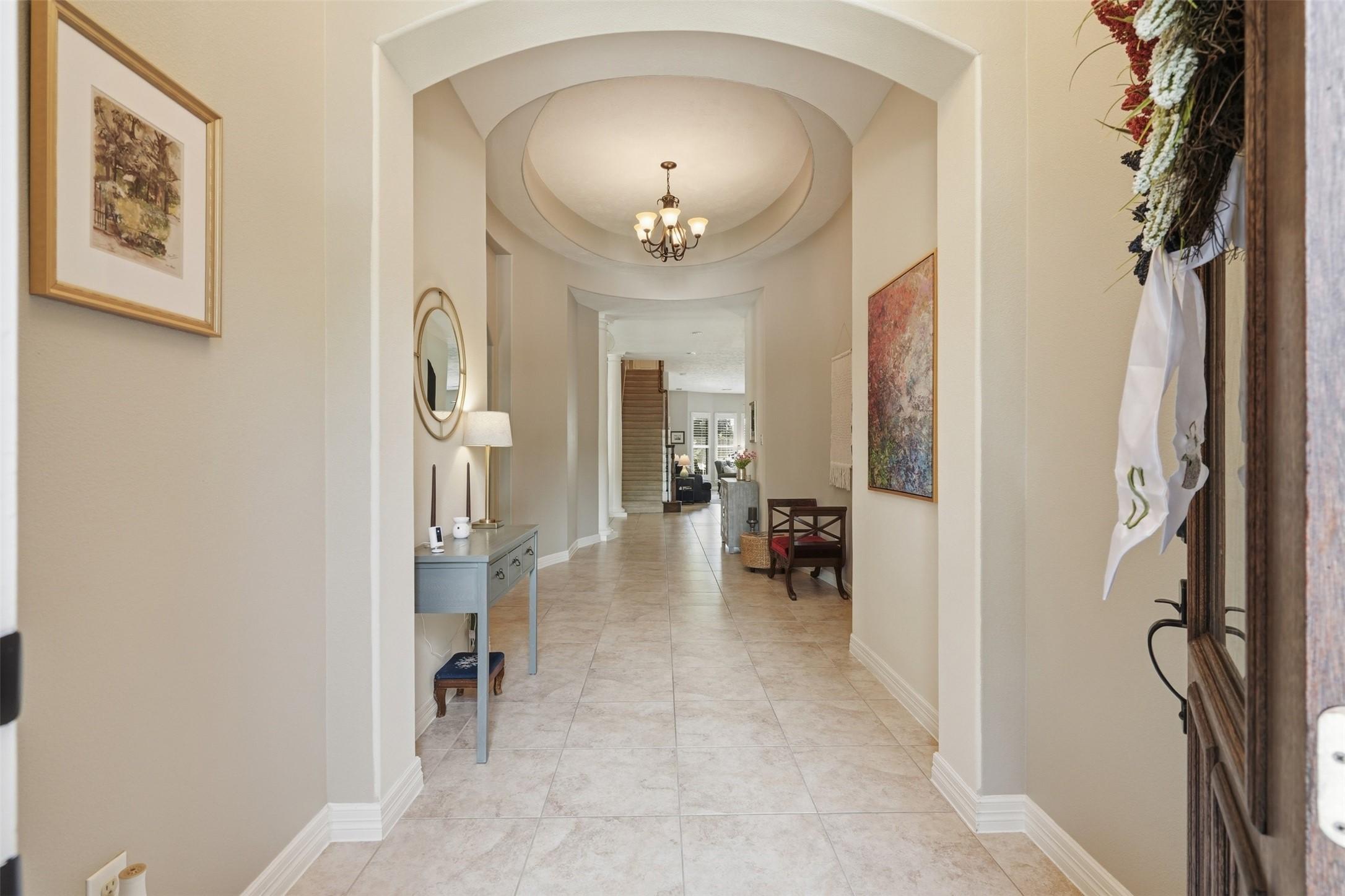 Image 3: Foyer