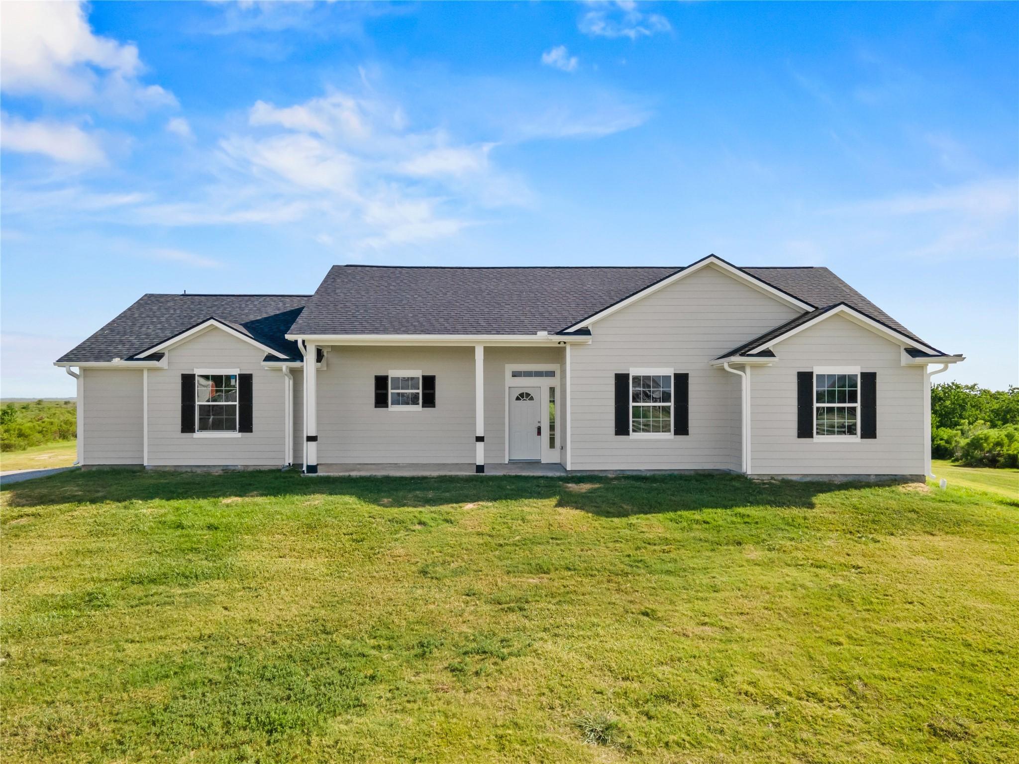 Image 1: Welcome to your ideal home&mdash;an outdoor enthusiast's
