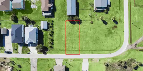 Image 2: 975 Wommack Dr.