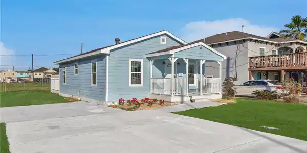 2221 Grover Avenue