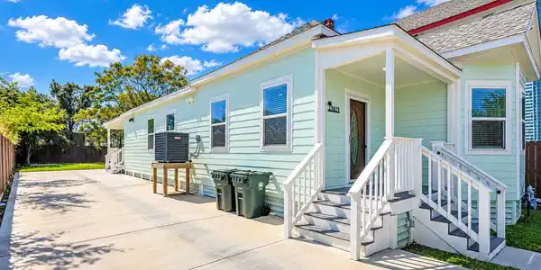 Image 2: Garage space adds valuable everyday convenience wi