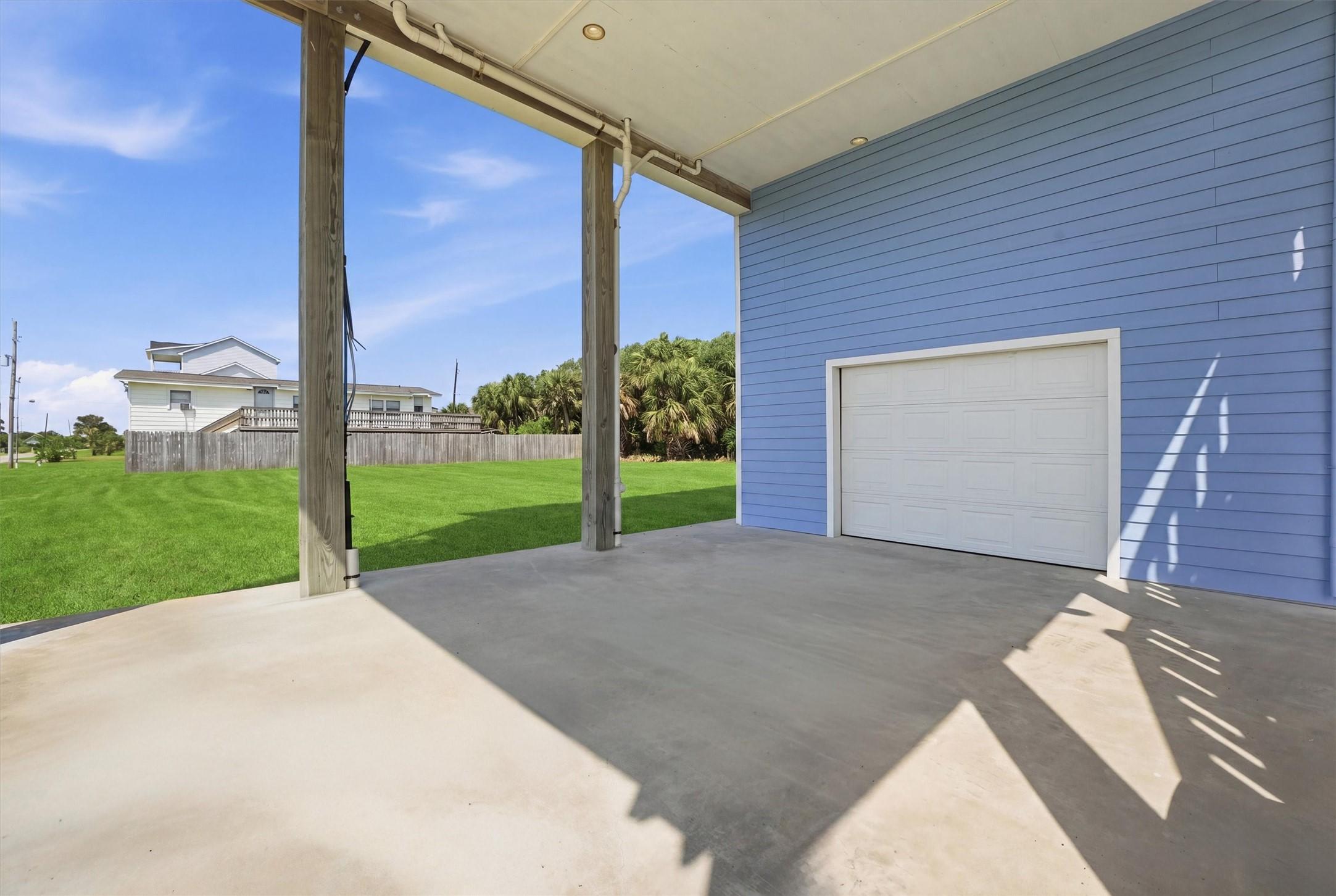 Image 4: Ample storage space is located underneath the home