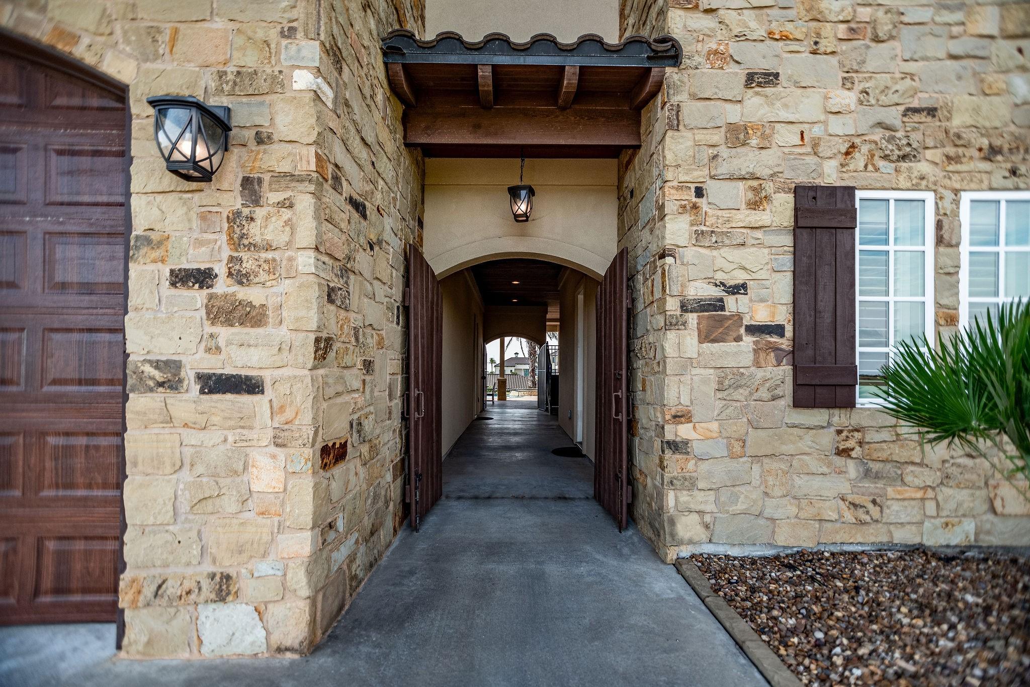 Image 4: Entry Foyer/Breezeway - with set of 2 set of doors