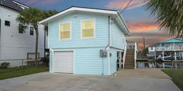 Image 2: 16708 Cabeza De Vaca, Jamaica Beach, TX 77554
