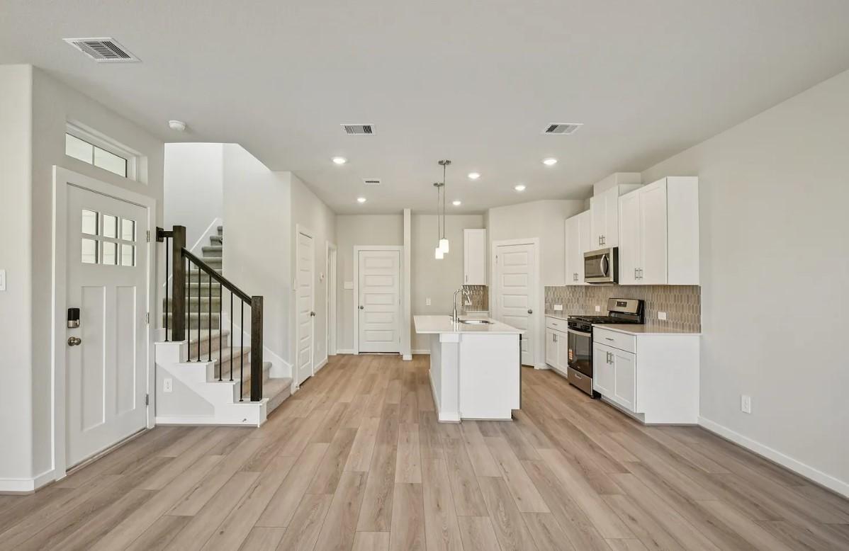 Image 3: Photo is not of the actual home, but is an inspira