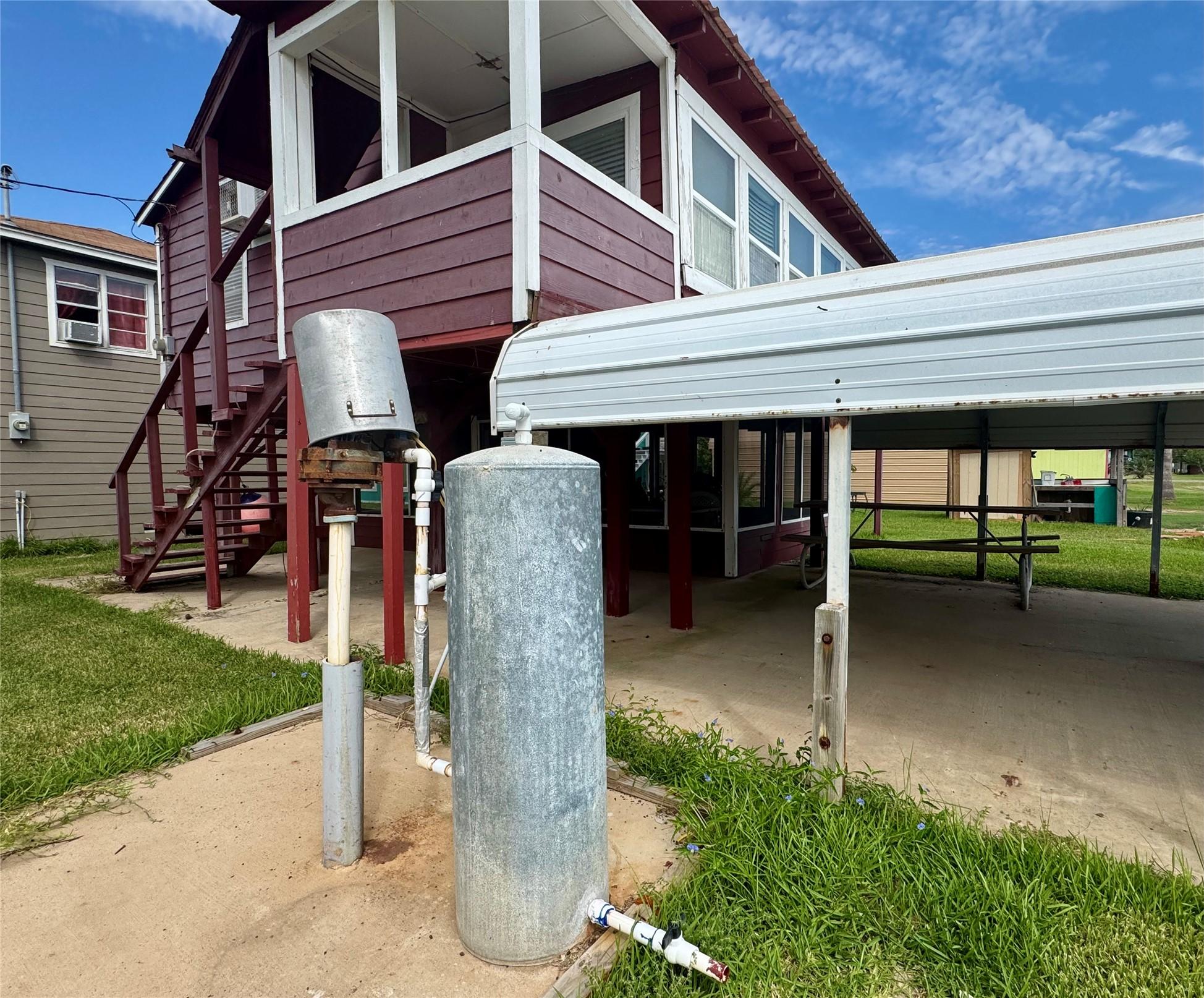 Image 4: Sturdy stairs rise to the main entrance, where an