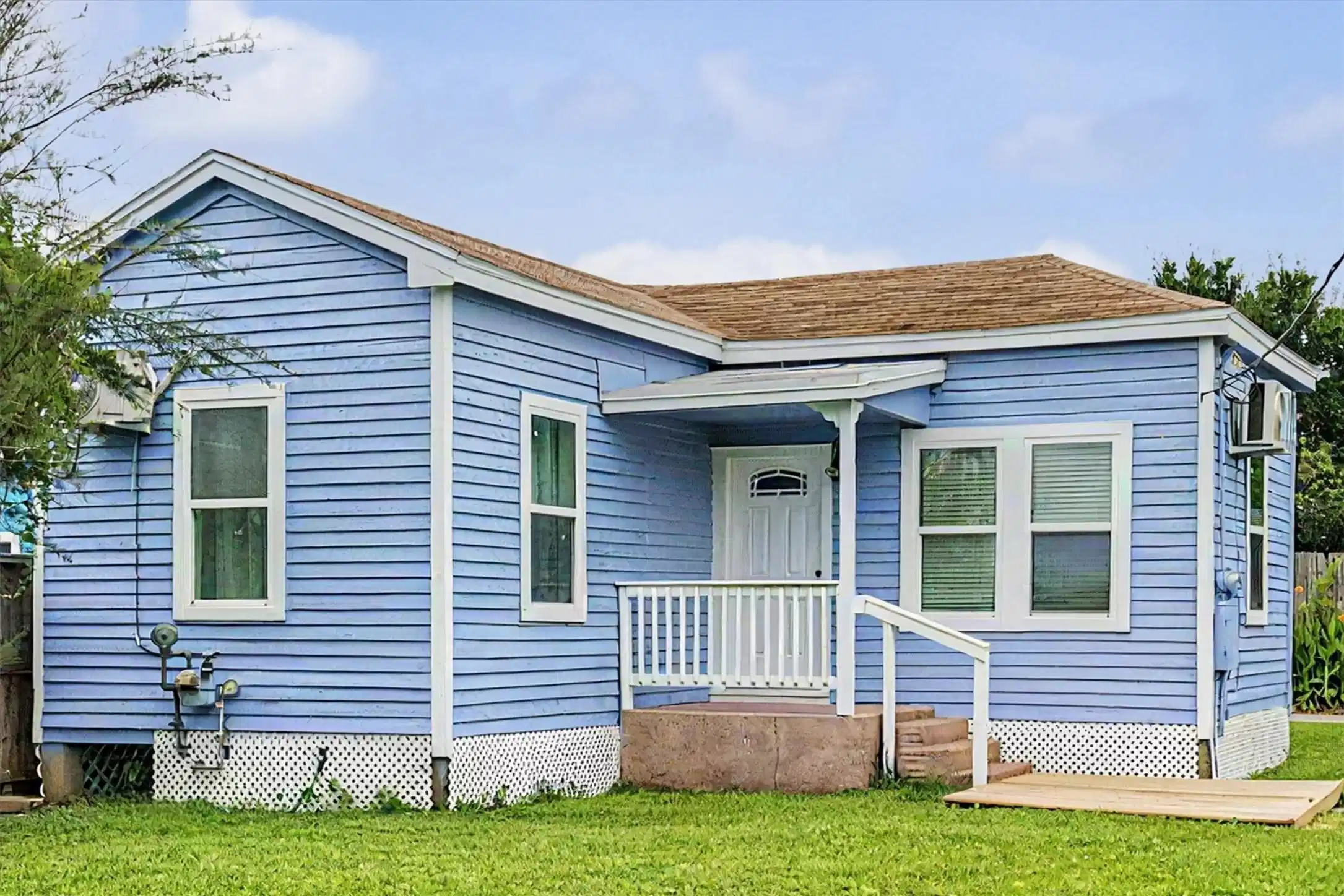Image 1: Welcome Home to 5813 Avenue S 1/2
