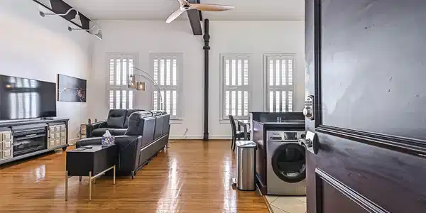 Image 2: Step inside to an open, light-filled interior feat
