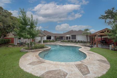 2806 Sandpebble Drive