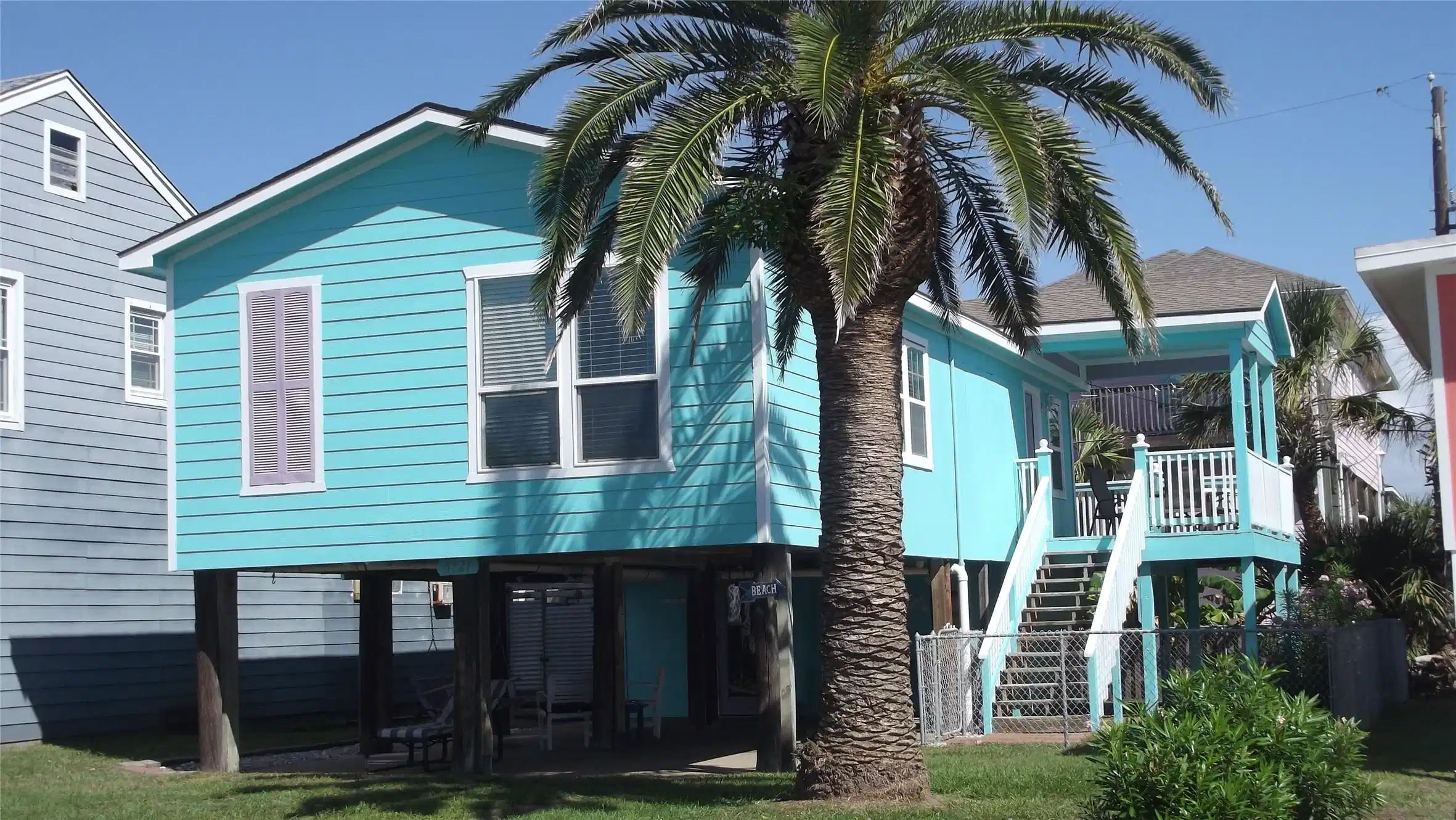 Image 1: Welcome to 4121 Las Palmas!