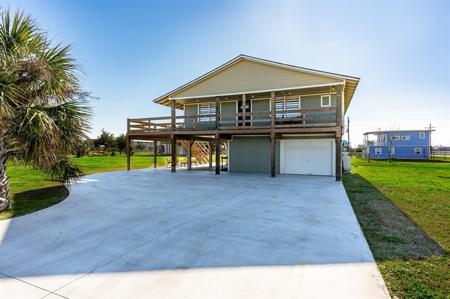 975 Surfview Drive