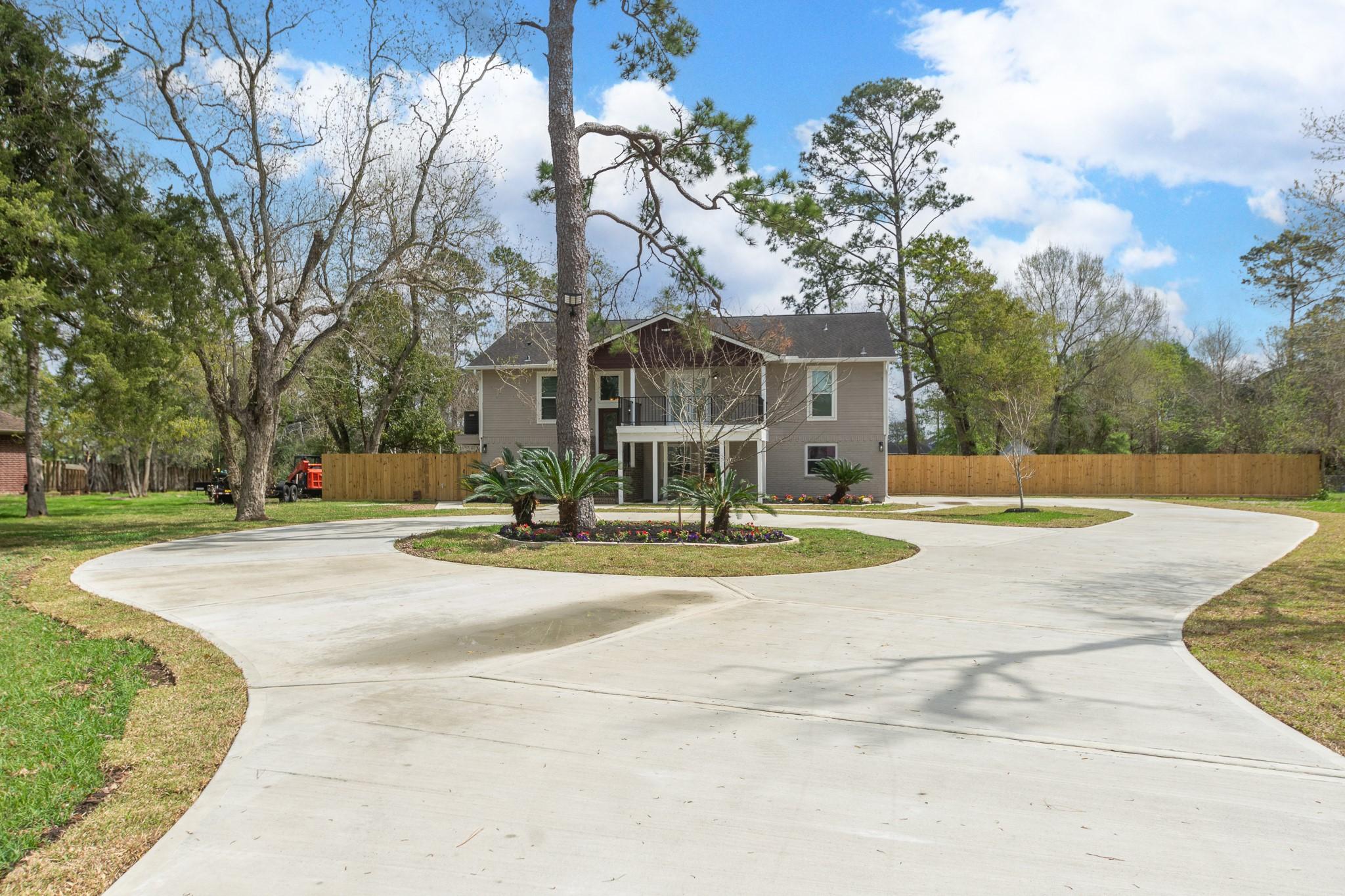 Image 2: WELCOME! This split level 3-4 bedroom home sits on