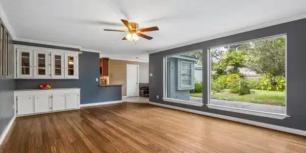 Image 4: Living area with large windows