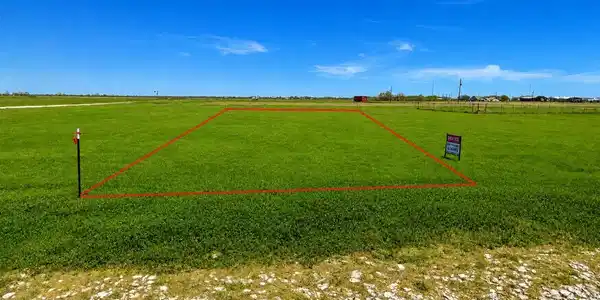 Image 4: Ground-level view of Lot 6B with the approximate p