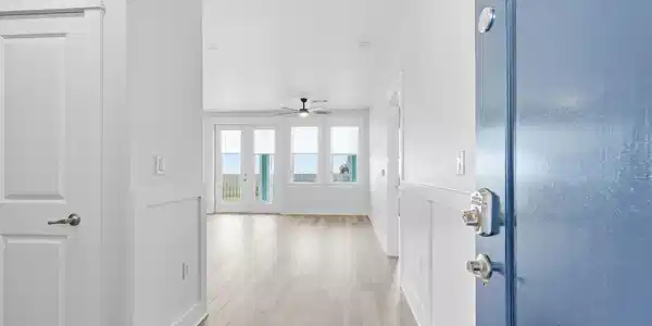 Image 3: A fresh, bright entry sets the tone for this turnk