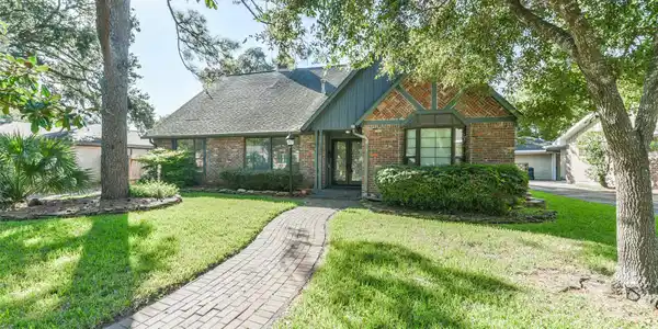 1326 Saxony Lane