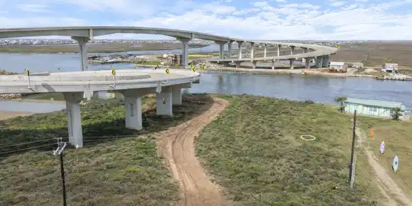Image 2: .61 ACRES LOCATED RIGHT OFF THE SARGENT BRIDGE, PR