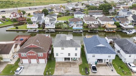 27 N Flamingo Street