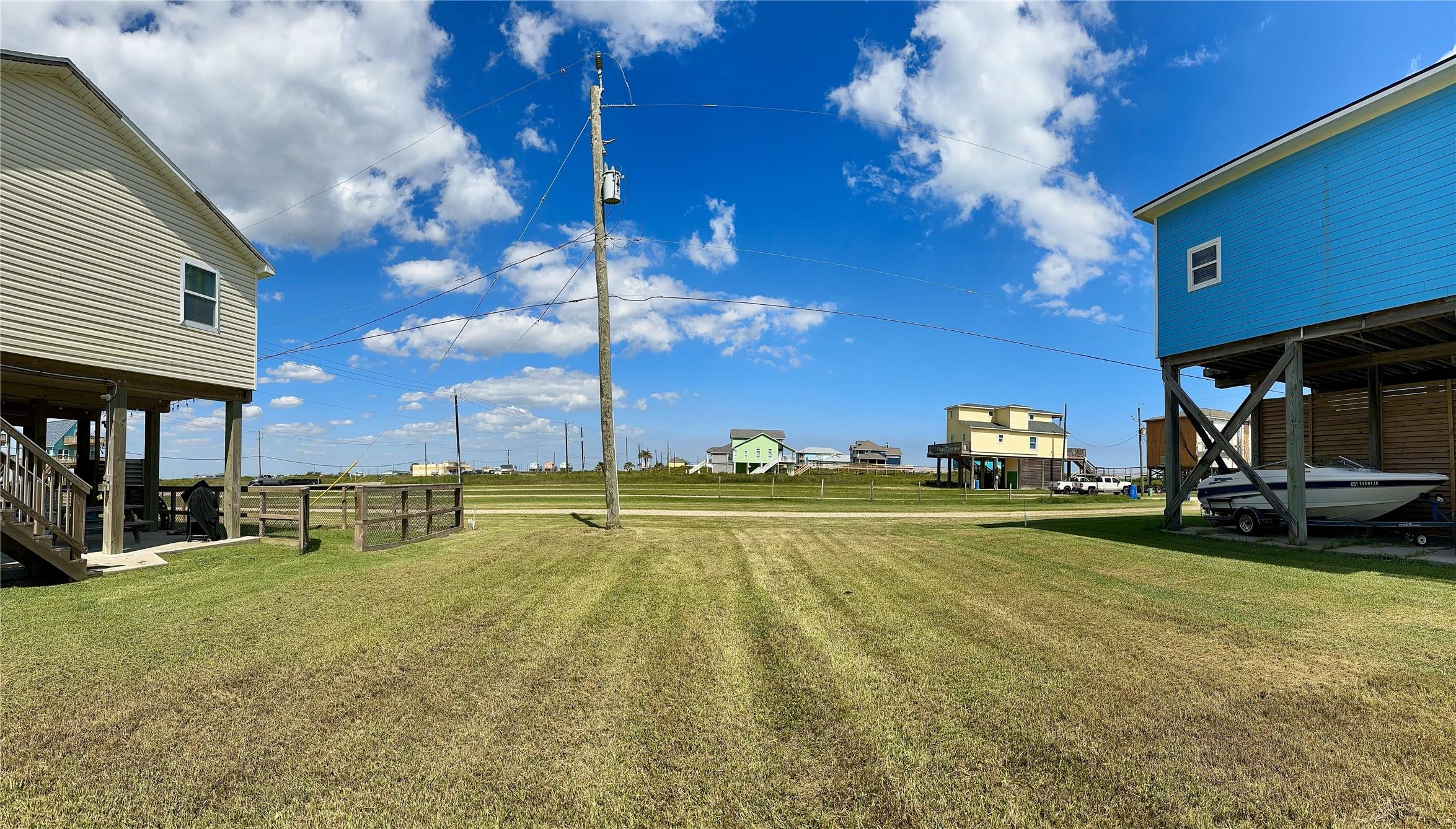 Image 3: 118 Nesmith Pl Surfside Beach TX 77541