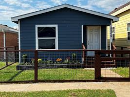 5506 Avenue M 1/2