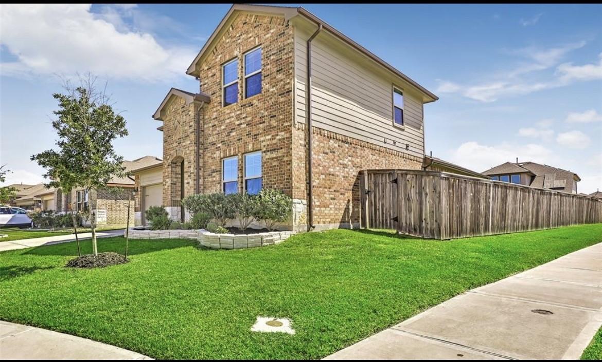 Image 2: Corner home