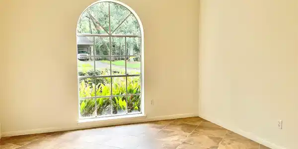 Image 4: formal dining area