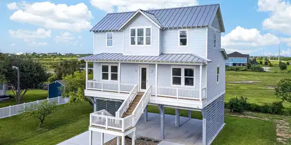 Image 2: Welcome to 3611 W Jean St.