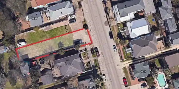 1605 Moody Avenue